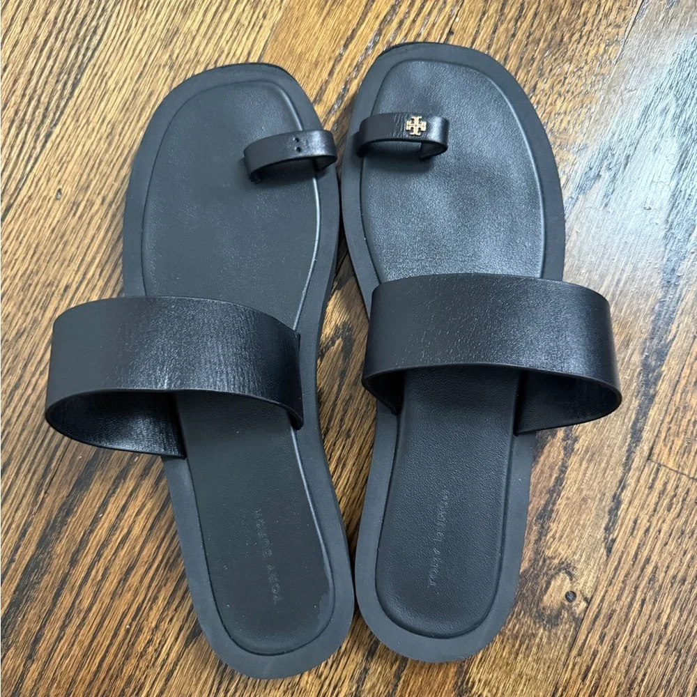 Tory Burch Women's Toe Ring Flip Flop Sandals 10